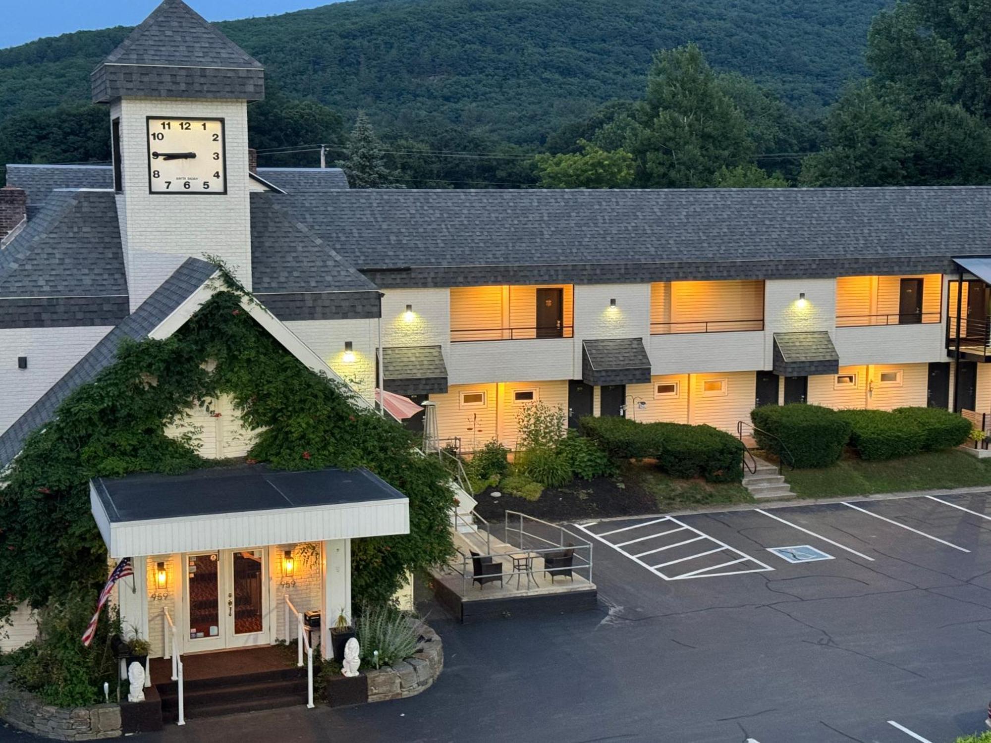The Black Mountain Inn Brattleboro Ngoại thất bức ảnh