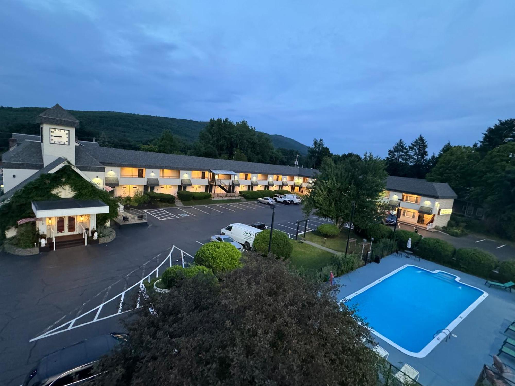 The Black Mountain Inn Brattleboro Ngoại thất bức ảnh